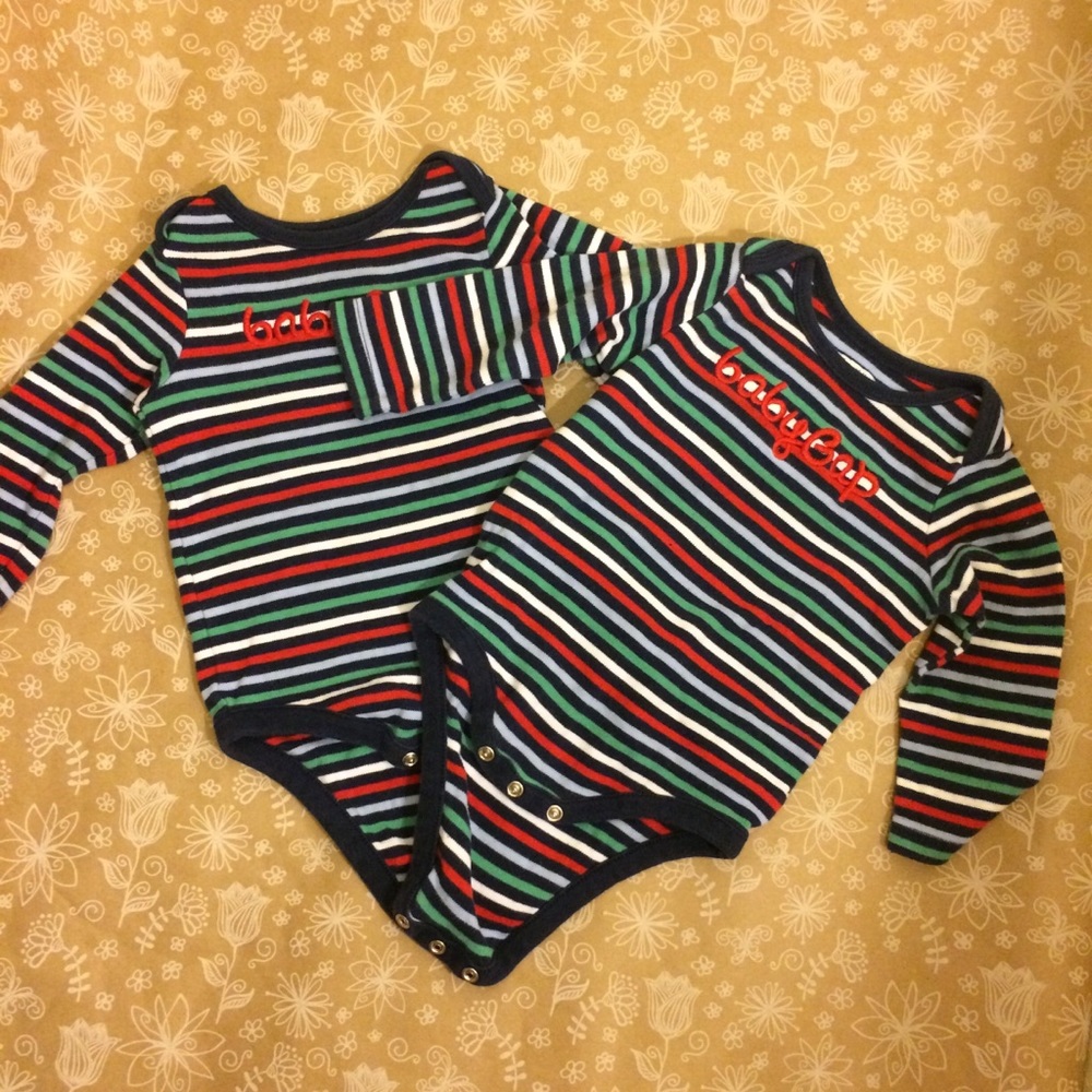 [gap] two boy’s stripped colourfull bodysuit 6-12M